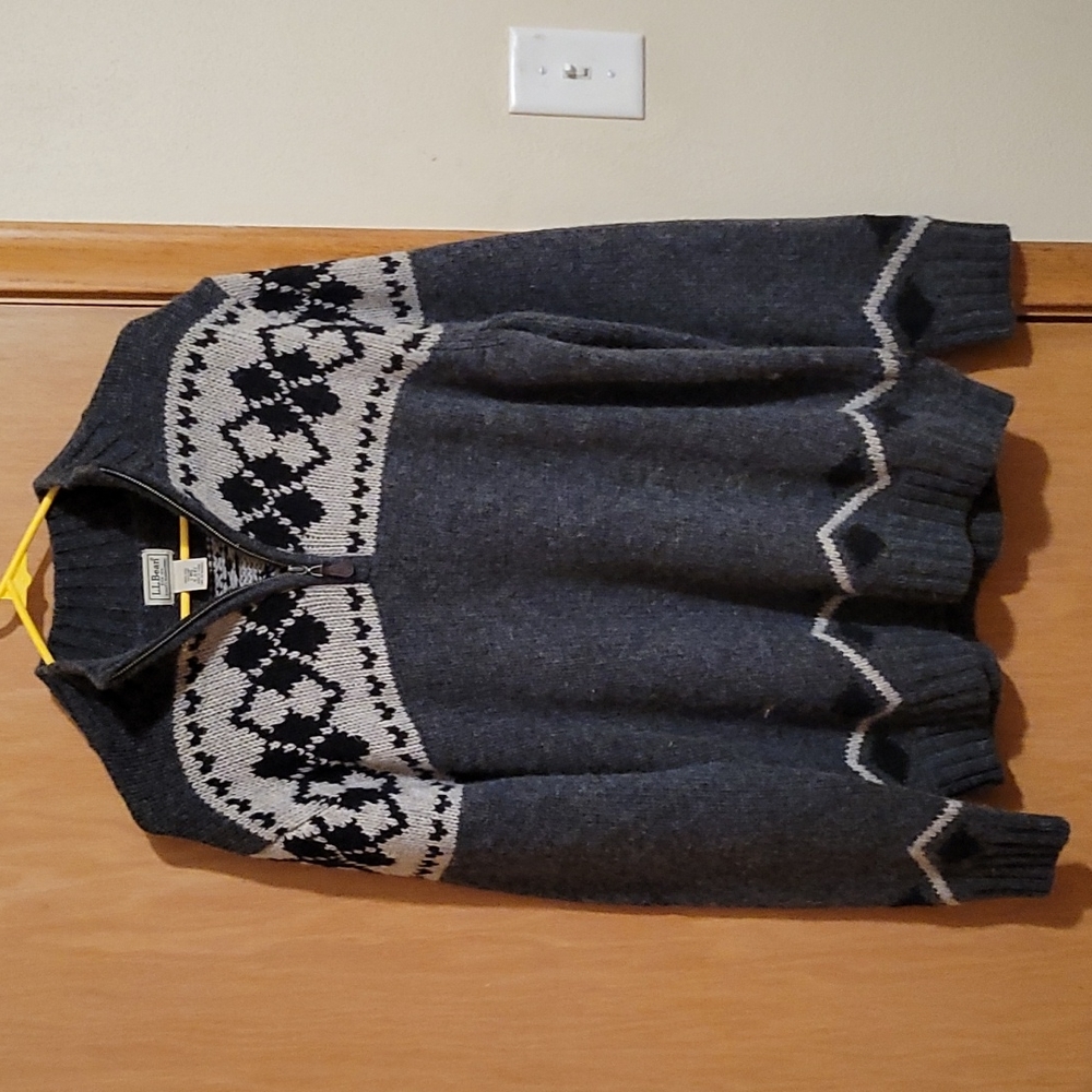 LL Bean wool sweater, gray with black argyle pattern. Men's size large